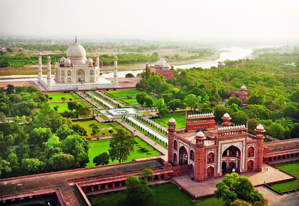 tourist attractions in Agra